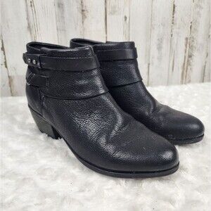 Clarks Black Ankle Booties Size 7.5